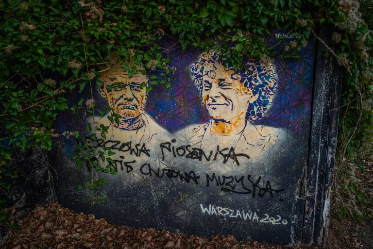 Notes warszawski: resztki po CDQ/Pogłosie